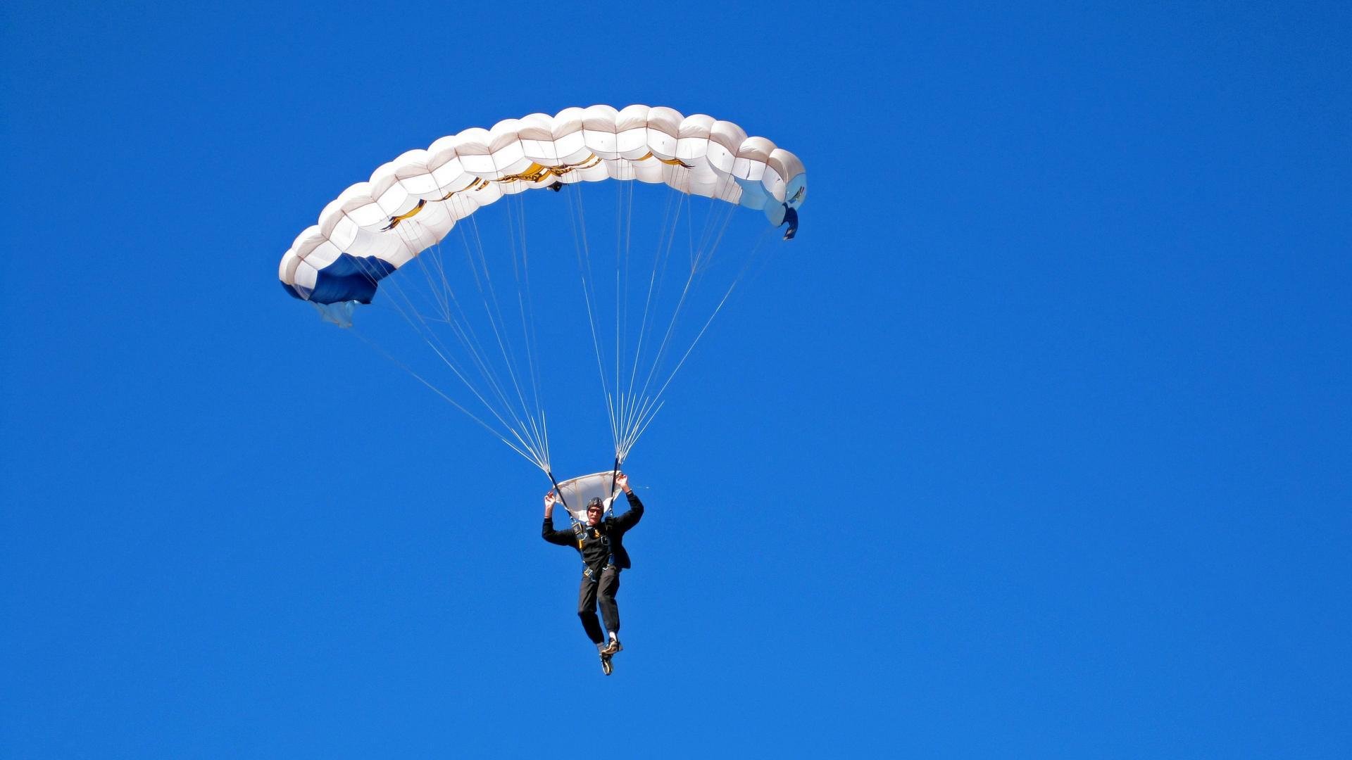 爱游戏平台-品牌授权合作推动中国特色体育产业多元化发展，体育品牌文化